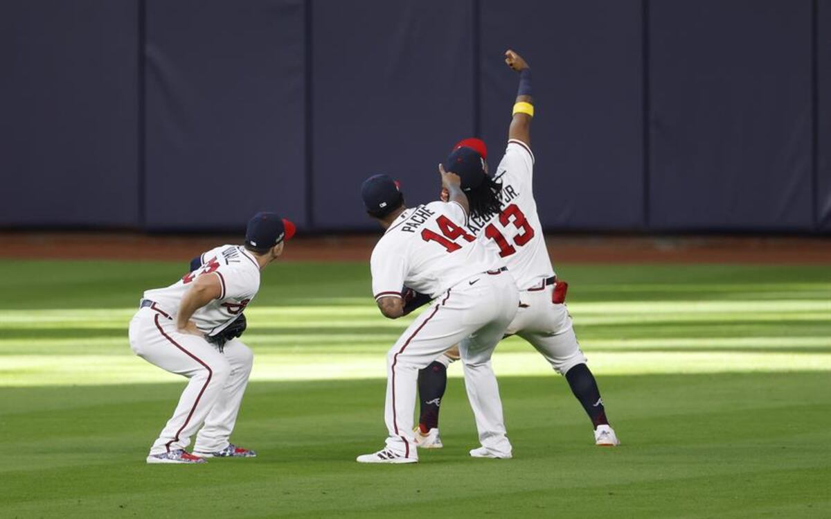 Bravos vienen de atrás y ganan  a punta de batazos