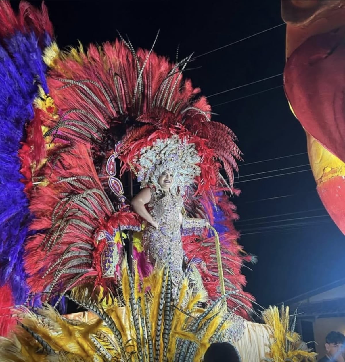 Dana Castañeda impulsa los carnavalitos de La Pintada con su patrocinio