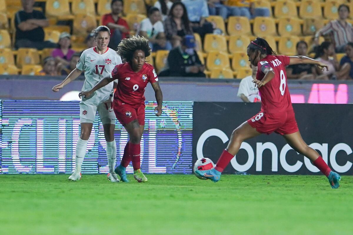 ‘Nacho’ Quintana elogia a su jugadoras pese a la derrota ante Canadá