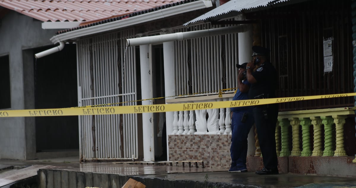 ¿Qué está pasando? Fue a buscar a su hijo a la escuela y le metieron cuatro tiros