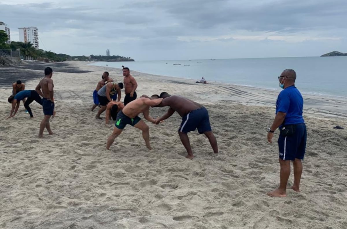 La lucha libre y grecorromana se toma las playas de Coclé