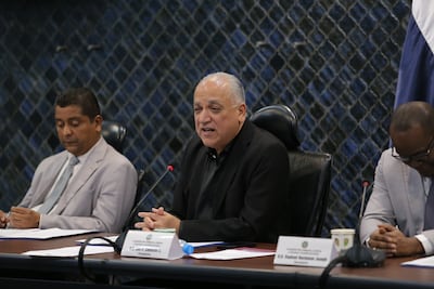 Camacho busca tumbar freno a nombramientos familiares en la Asamblea