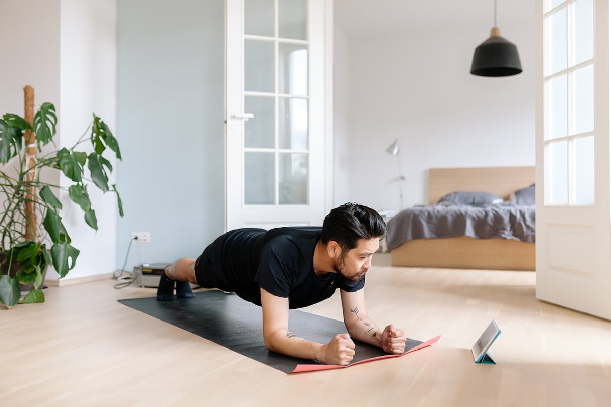 Cómo el yoga y la meditación pueden ayudar a relajarte en medio de la cuarentena