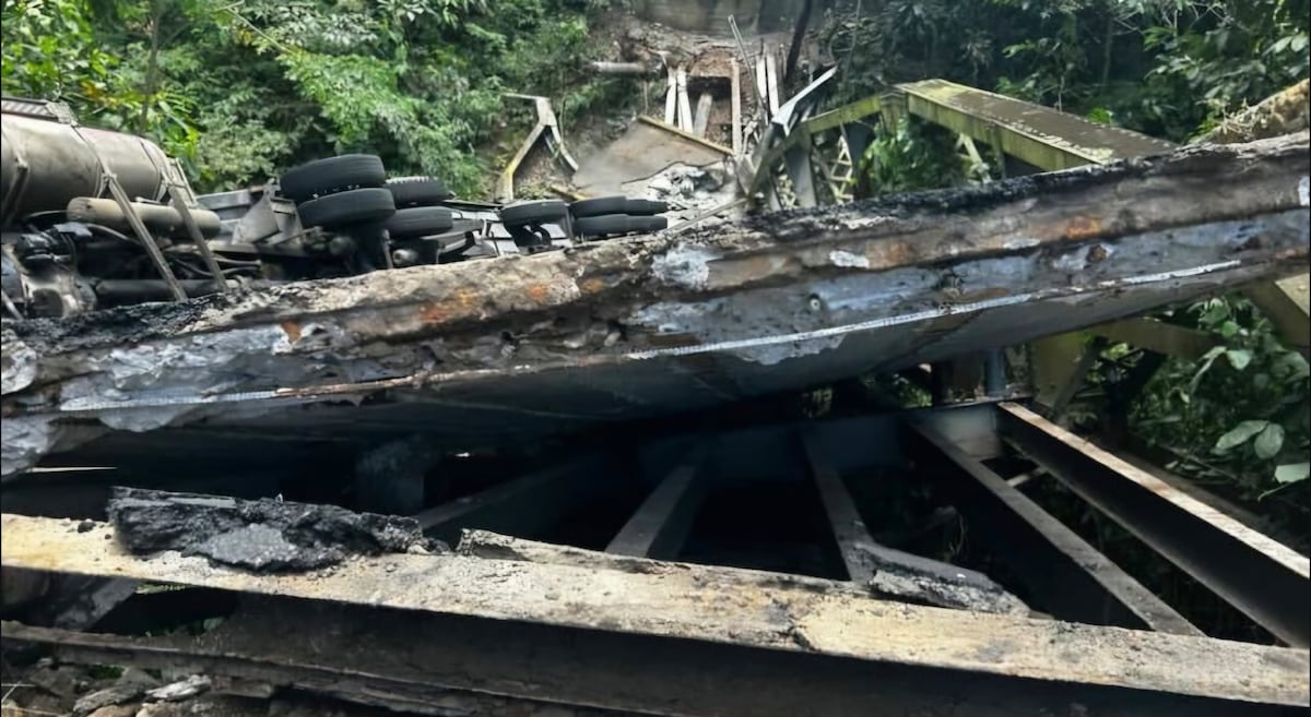 Puente de más de 100 años colapsa cuando camión cargado de maíz cruzaba en Capira
