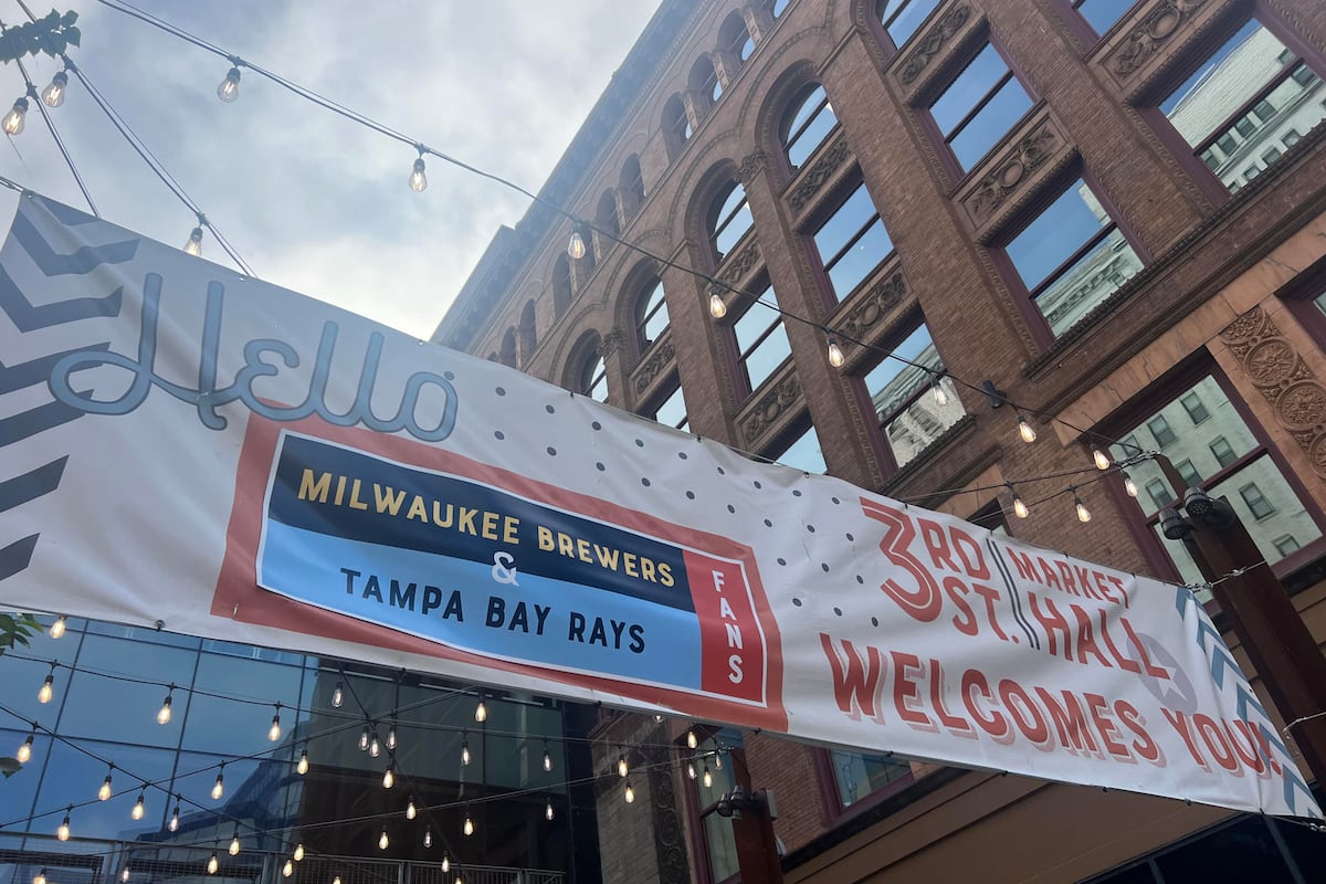 Fiestas de visionado, banderas y cervezas: Milwaukee calienta motores para Serie Mundial