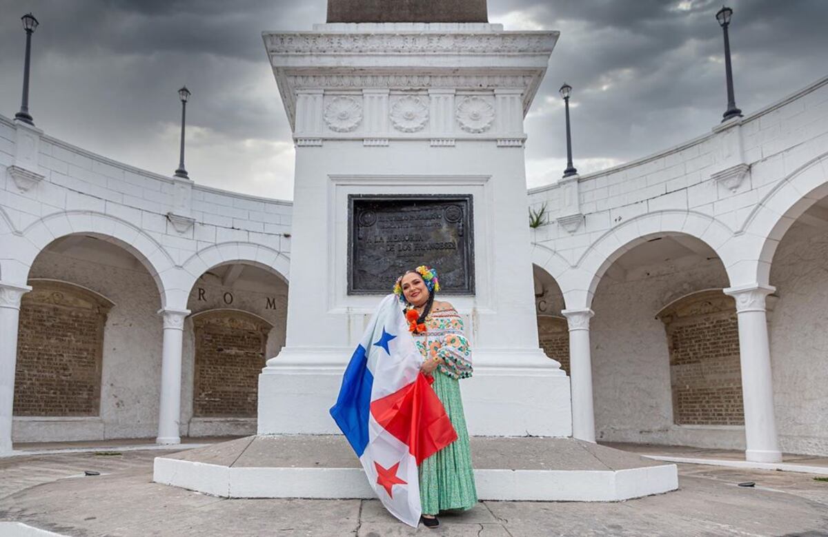 La Doctora Lourdes Moreno cumple su sueño de lucir una pollera y aprovechó para pedir que no bajen la guardia por Panamá +Video