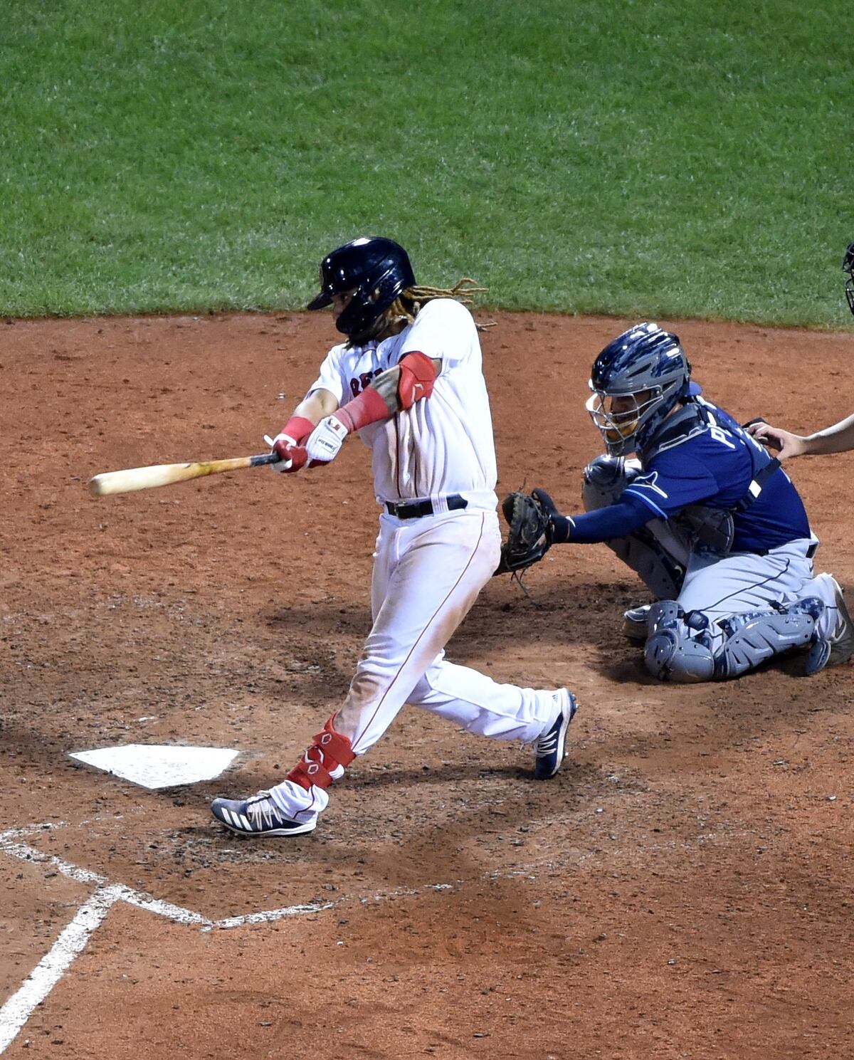 Jonathan Araúz enciende la mecha y da sus primeros 3 hits en MLB