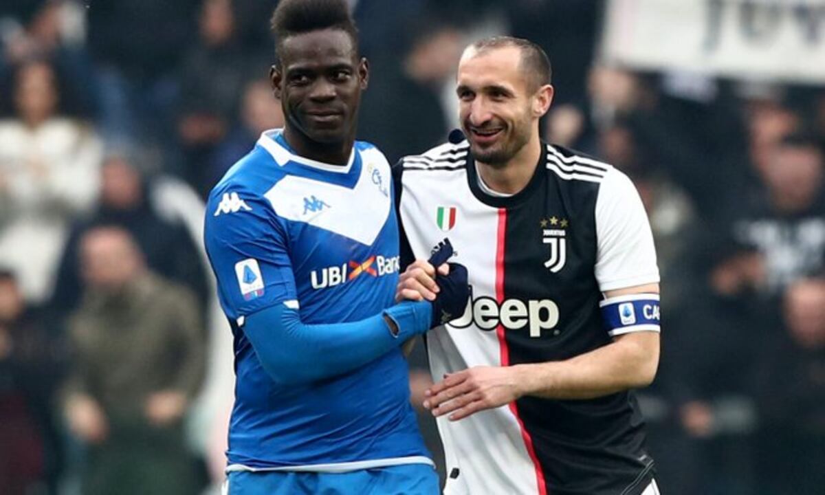 Se formó. Balotelli y Felipe Melo botan frases contra Chiellini por sus declaraciones