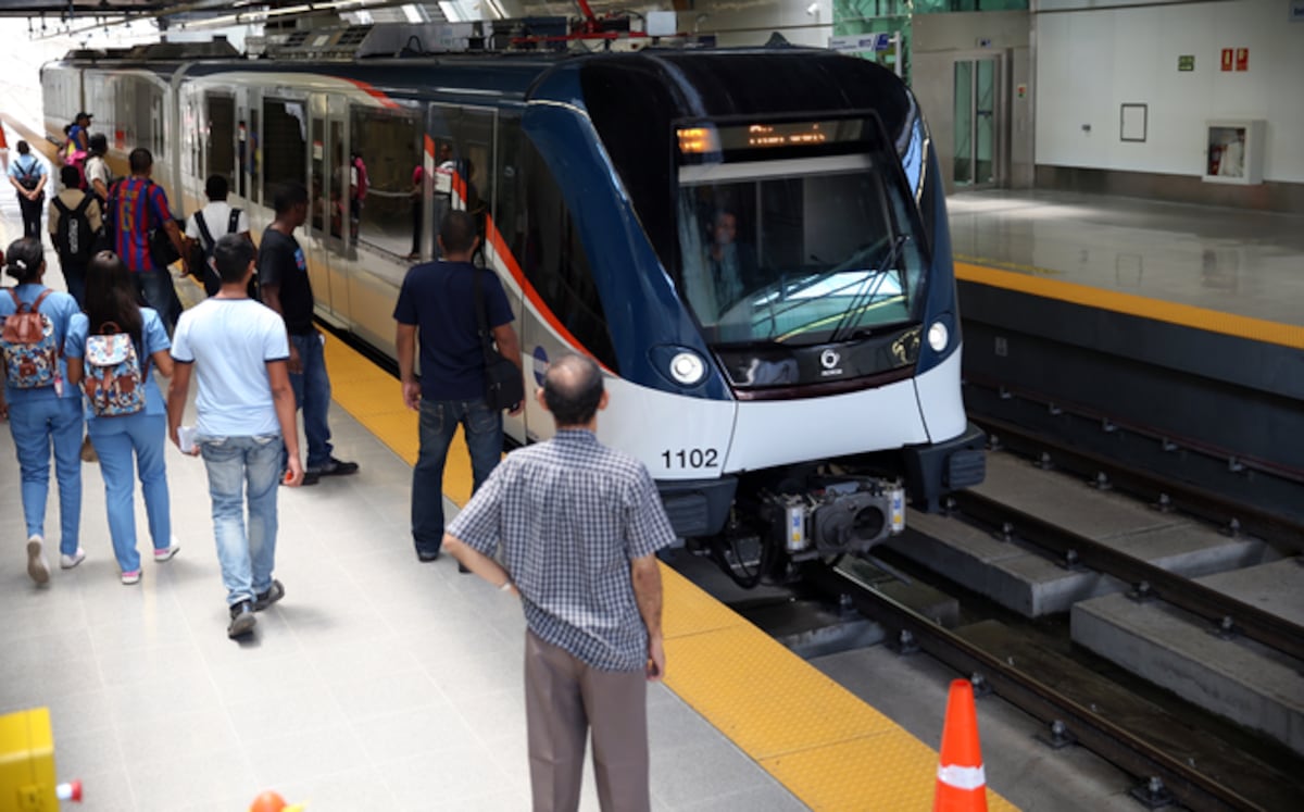 Cuidado. Si botas basura en el Metro te podría costar hasta 150 dólares