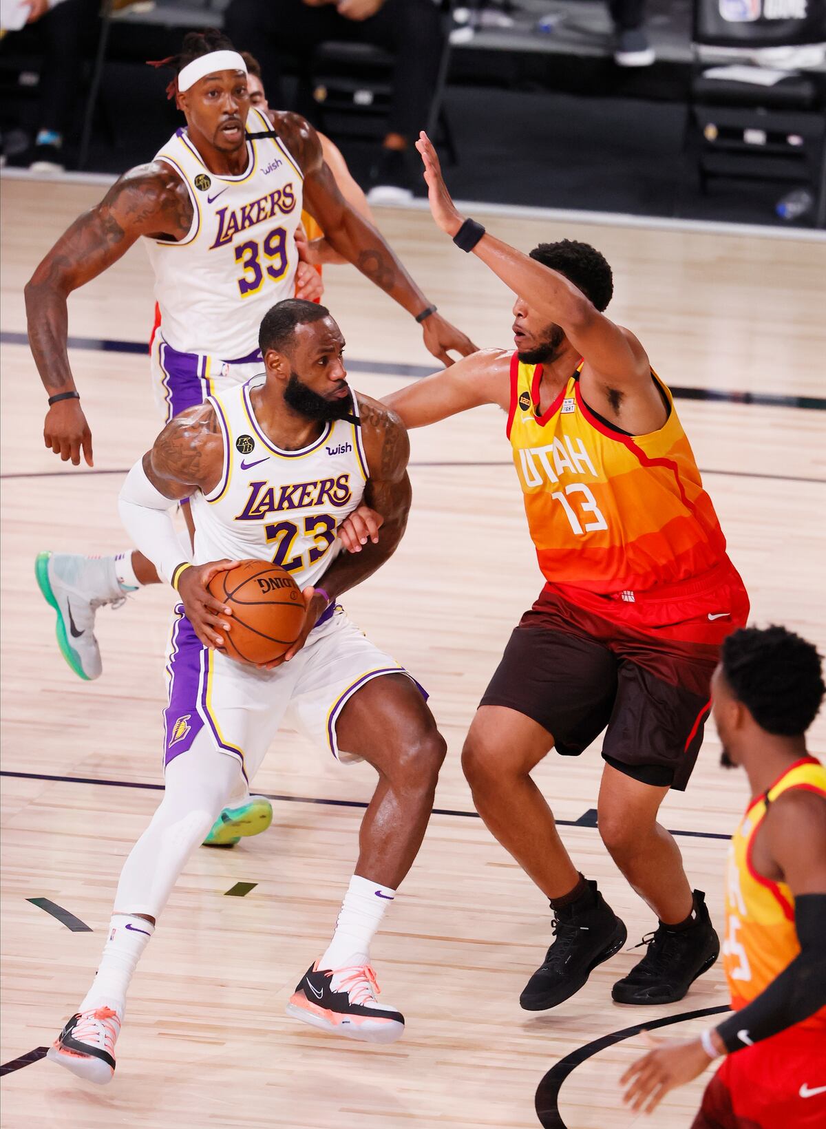 Lakers aseguran primer lugar en la Conferencia del Oeste de la NBA