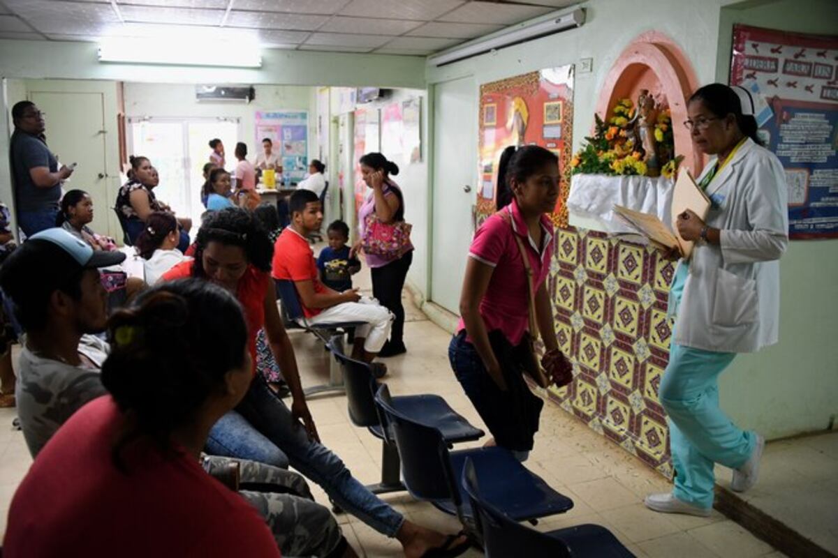 En medio del hacinamiento. Seis funcionarios dan positivo con la covid-19 en un centro de salud