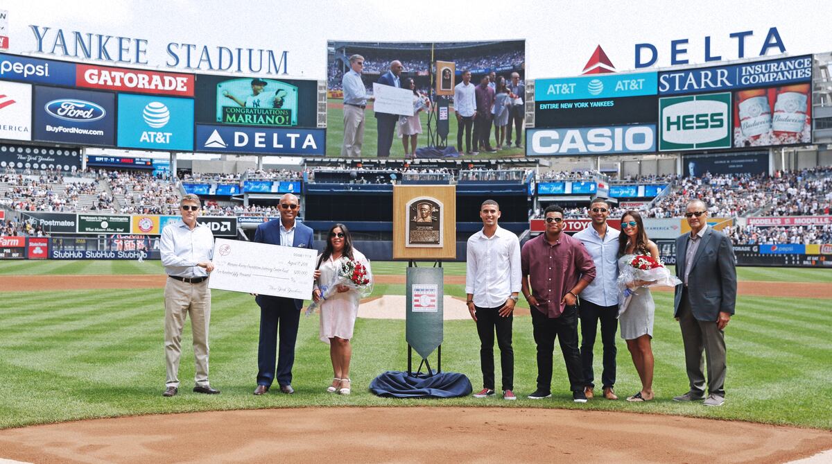 Mariano Rivera menciona a su Puerto Caimito en el Yankee Stadium +VIDEOS