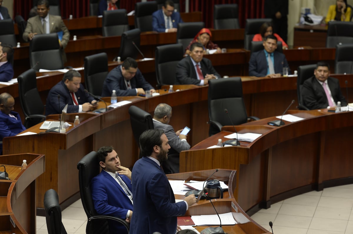 No todos los diputados están dispuestos a despojarse de los privilegios 