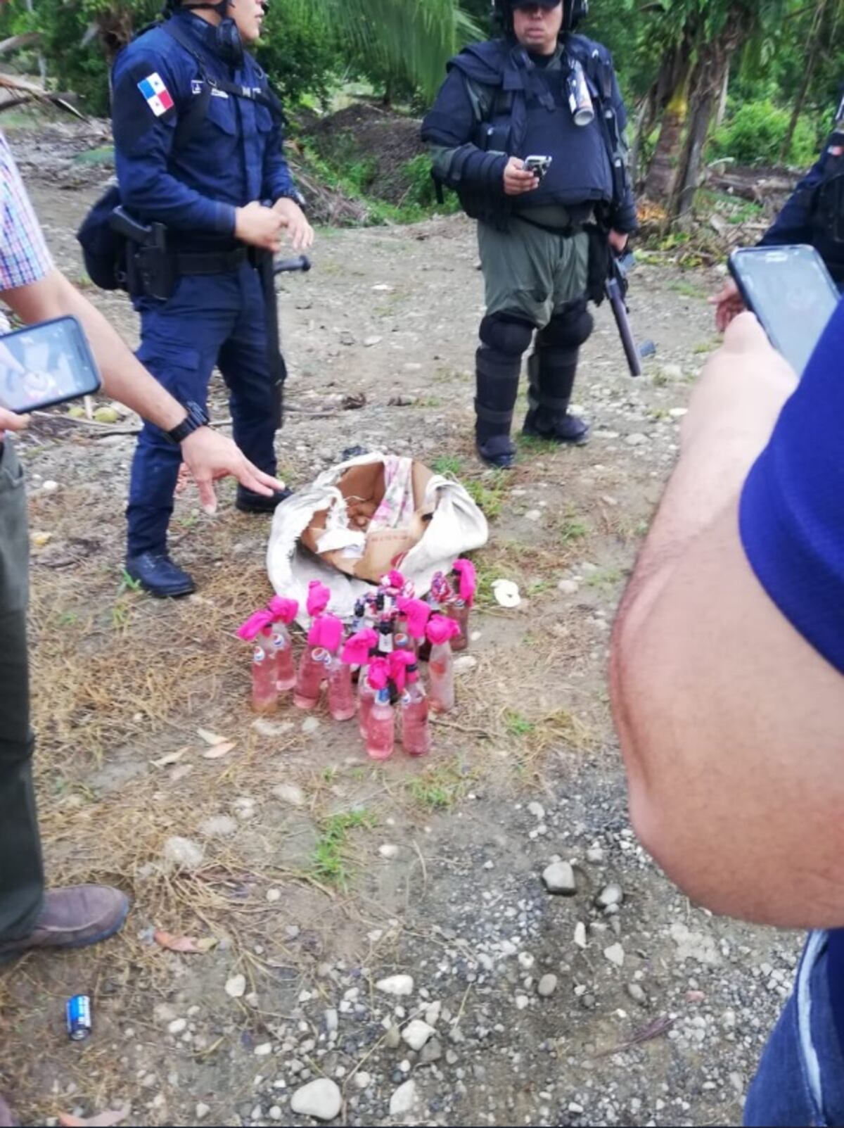 Precaristas en Chiriquí le tiran a matar a unidades de la Policía Nacional 