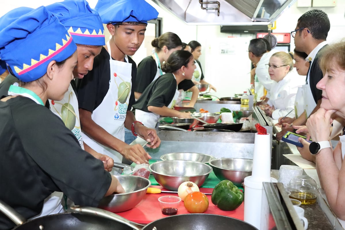 Jóvenes de todo Panamá brillan en la final de Química en la Cocina con innovadoras recetas