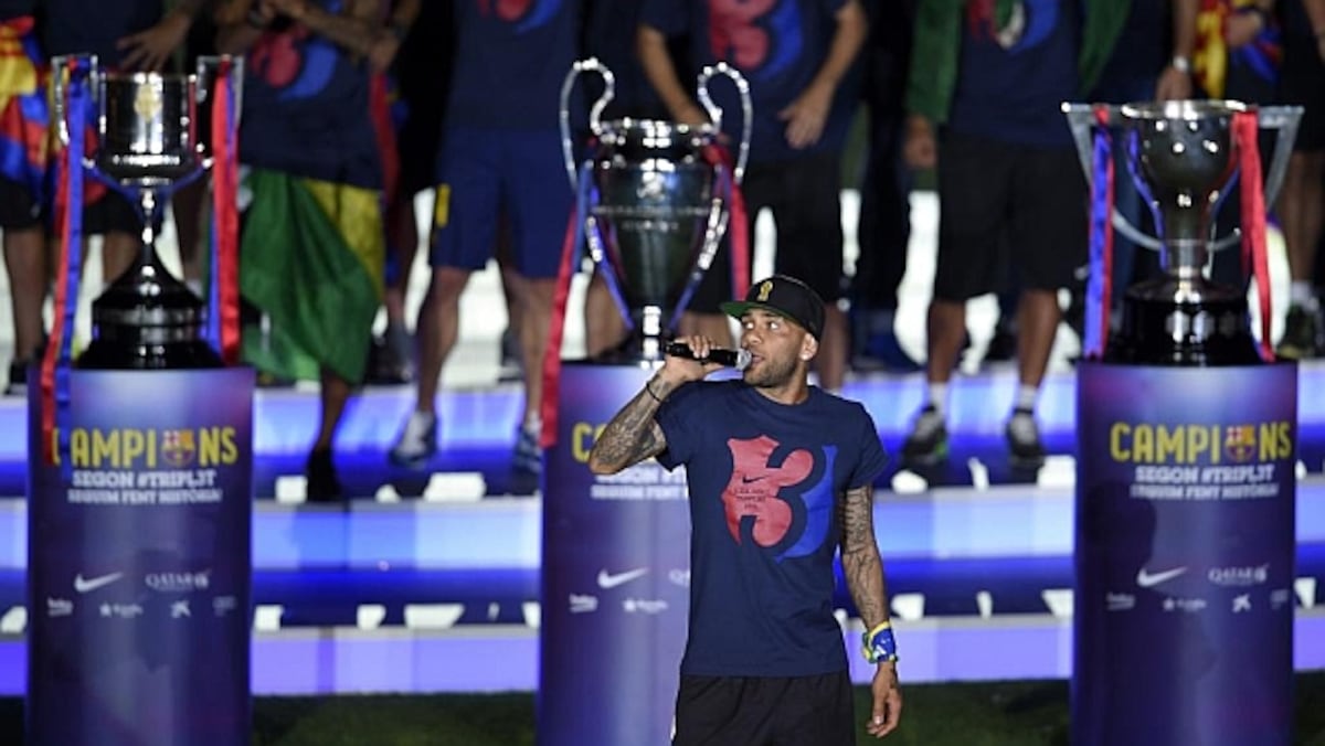 Dani Alves regresa al Barcelona pedido expreso de Xavi, pero no se entrenará hasta enero