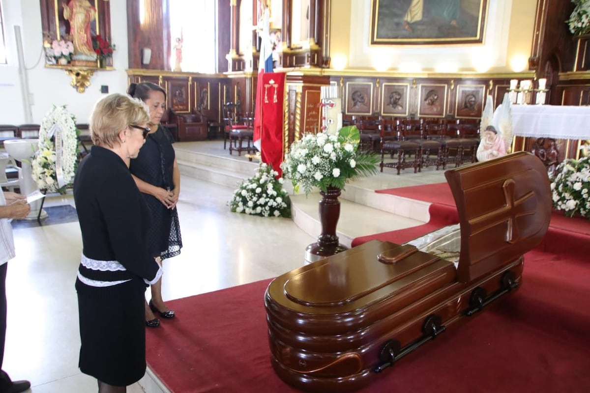 Realizan funeral de monseñor Torres Durán