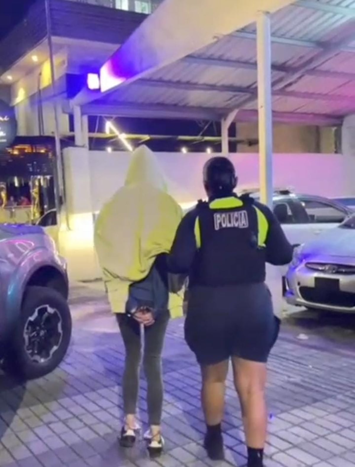 Vía España: Aprehenden a colombiana con 85 sobres de presunta droga sintética.