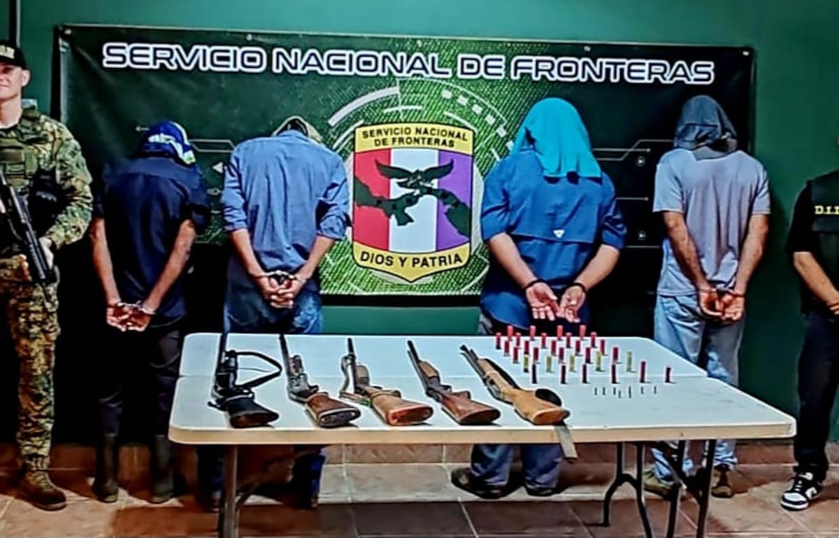 SENAFRONT ejecuta allanamiento en Santa Fe: cuatro personas fueron aprehendidas