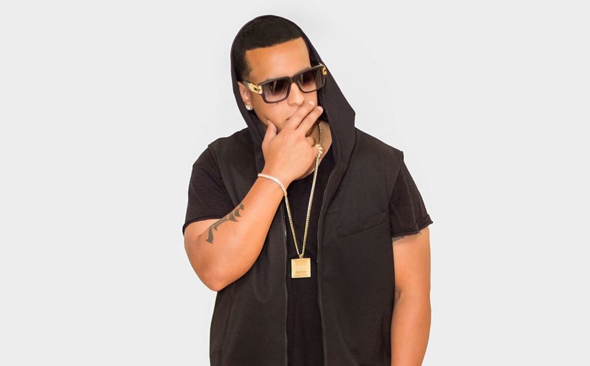 ¿Viene la que se bebe? Recomiendan llevar capote a concierto de Daddy Yankee