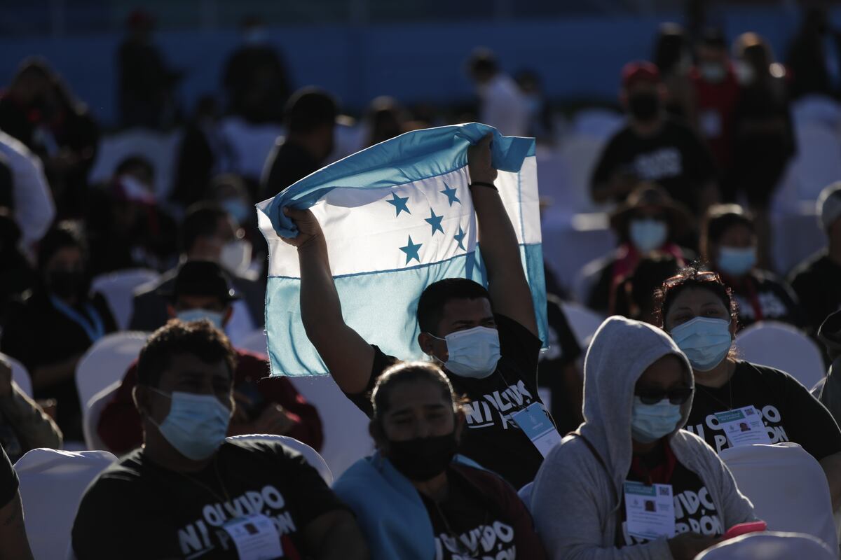 Fuerte presencia de mujeres en toma de posesión de presidenta de Honduras