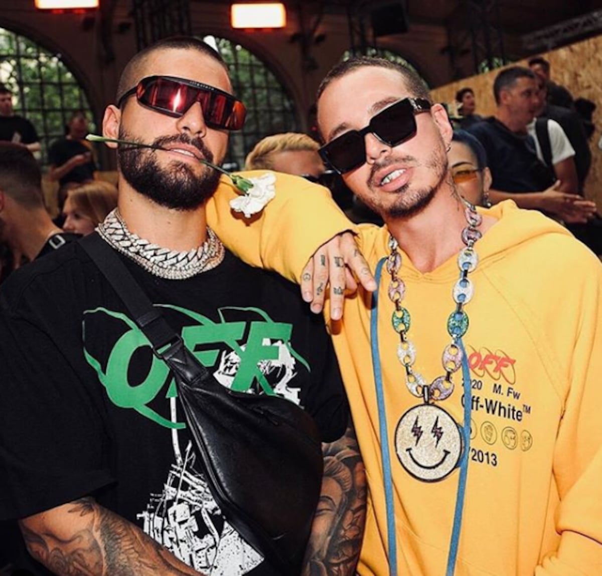 Bien tallaos los pelaos, Maluma y J. Balvin imponiendo tendencias en la Semana de la Moda en París