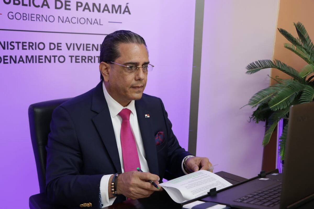 Ministro Paredes del Miviot no sancionará a funcionario por amenazar al personal | Video