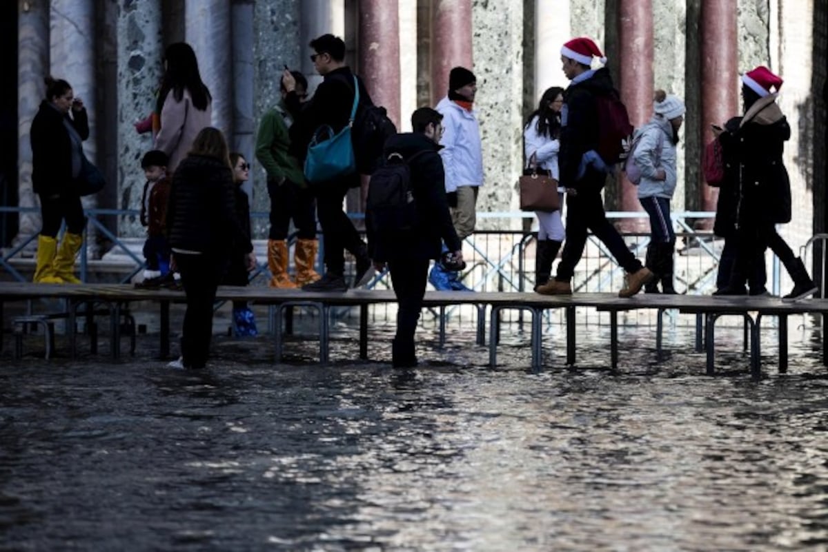 Navidad con el agua hasta el cuello, alta marea ahoga a Venecia