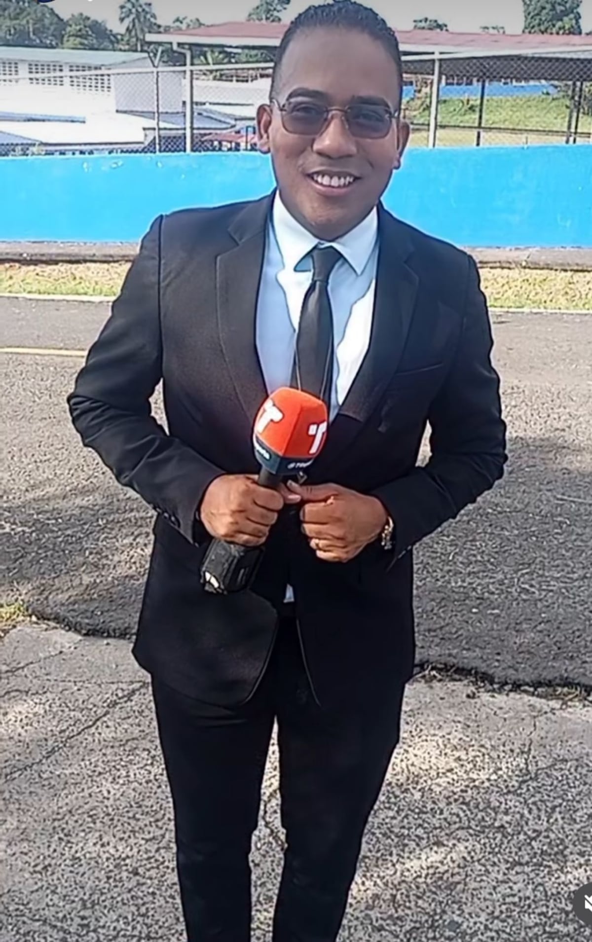 ¡Jermaine Cumberbatch de pavo! El periodista sorprende a usuarios en la ruta de Chilibre