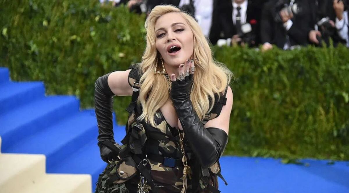 Madonna pospone su gira mundial tras pasar por unidad de cuidados intensivos 