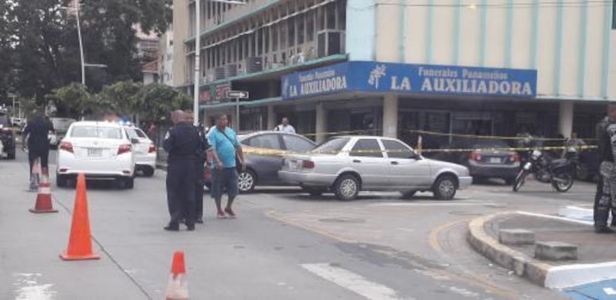 Policía herido con arma de fuego en Avenida Perú, tras persecución