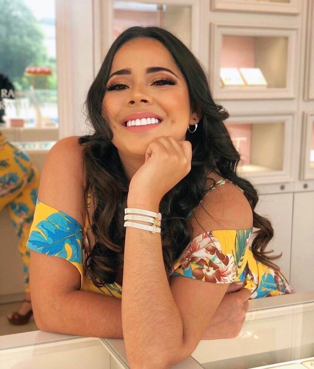 Alisson Staff fue multada con $250 dólares por ir a cantarle el cumple a la diseñadora de moda colombiana, Celi Pizan