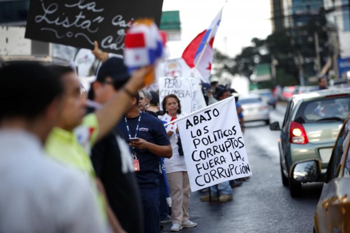 ¿Cortados con la misma tijera? Todos los presidentes prometen combatir la corrupción, pero cuando llegan al poder  aparecen las excusas