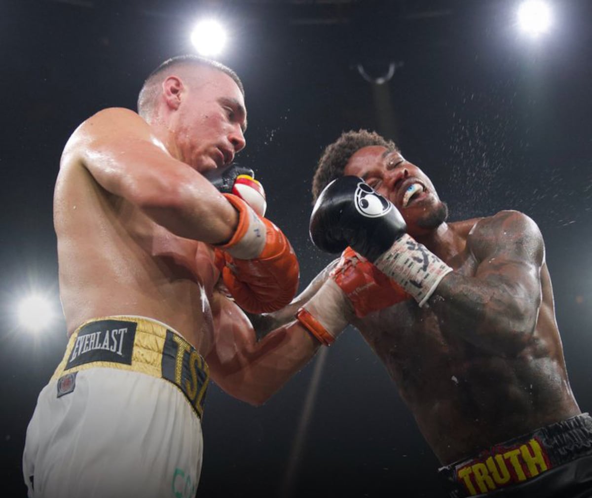 Tim Tszyu vence a Errol Spence Jr. y el estadounidense anuncia su retiro en Sídney