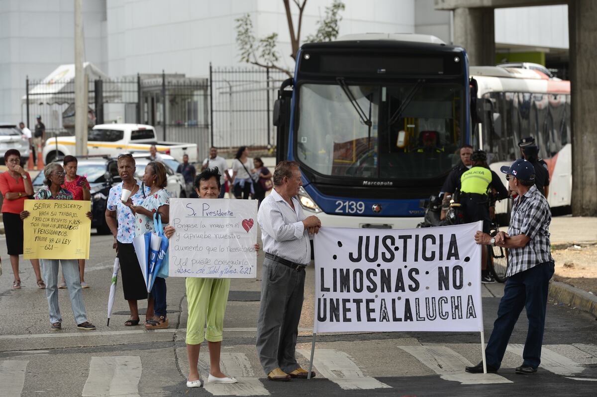 Gabinete aprueba bono de 100 dólares para jubilados