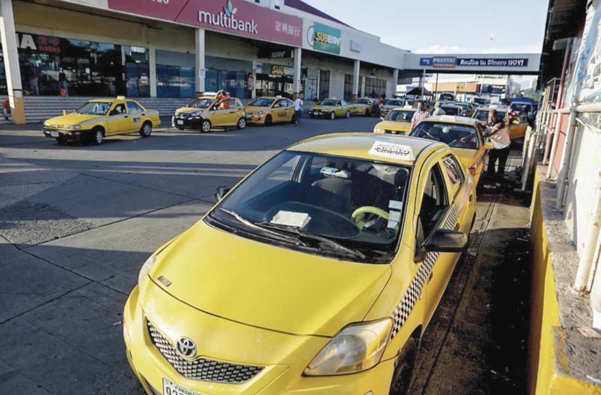 Humo blanco. Vuelve el par y non en las placas para los taxistas. Les diremos qué días y cuándo saldrán todos