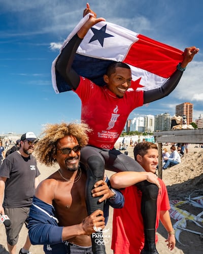 ¡Oro sobre las olas! Edwin Núñez aplasta en la final y hace historia para Panamá