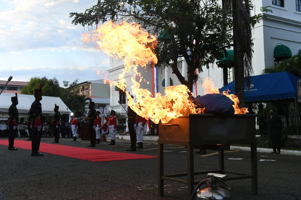 Gobernación de Panamá alista cremación de banderas en desuso: Todo lo que debes saber