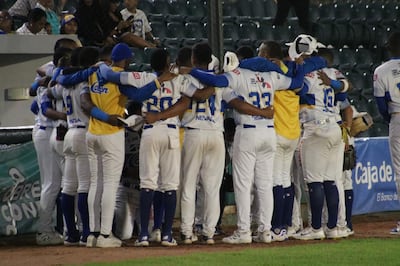 ¡Los beep, beep de Colón arman bomba con Campos y Araúz para inaugurar Béisbol Mayor 2026!