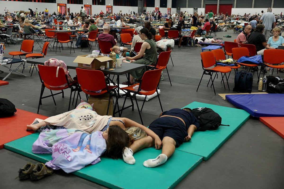 Más de 330 mil personas han sido evacuadas debido a los incendios que arrasan España y Francia