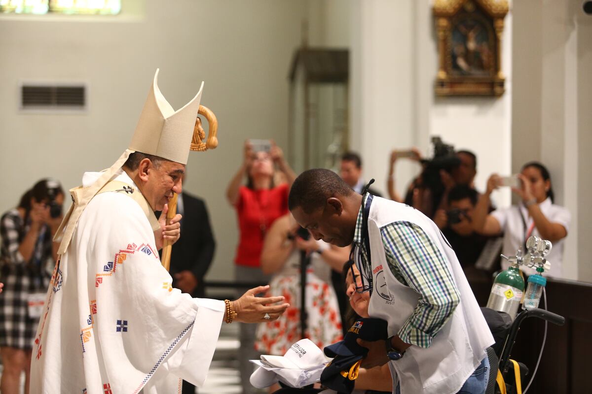 Monseñor Ulloa invita a los panameños a votar este 5 de mayo