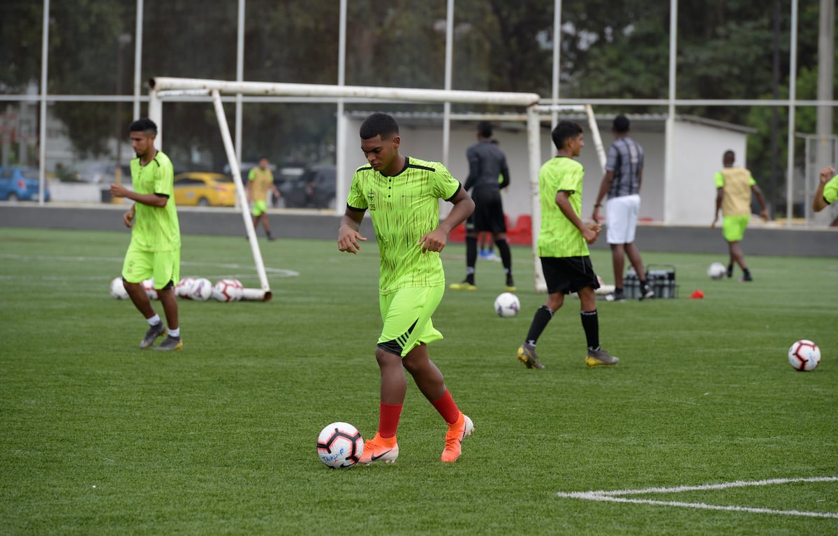 Diego Valanta y la juventud de Panamá Viejo piden más deporte