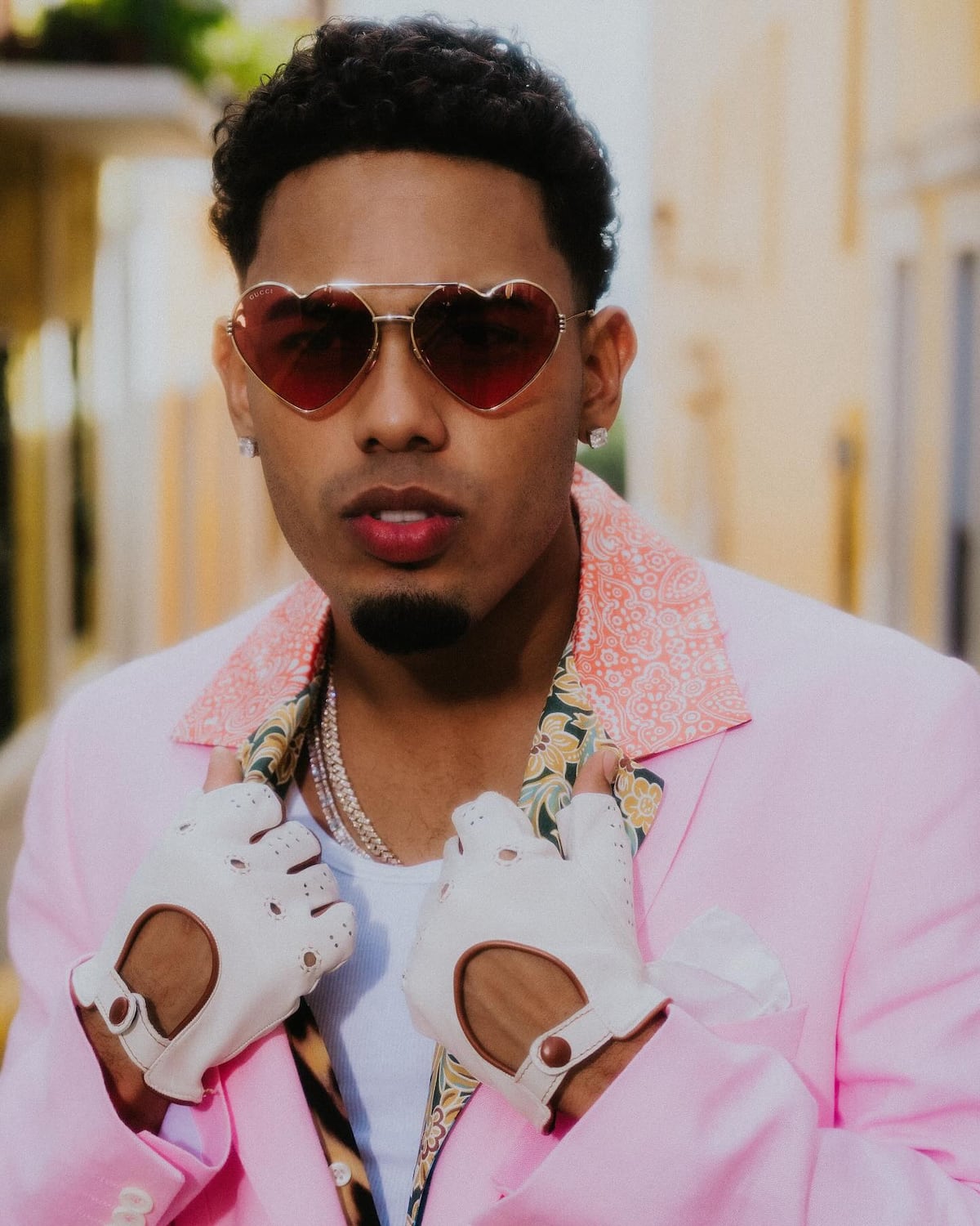 Myke Towers revive un clásico de De La Ghetto en su nueva canción ‘Te Imagino’