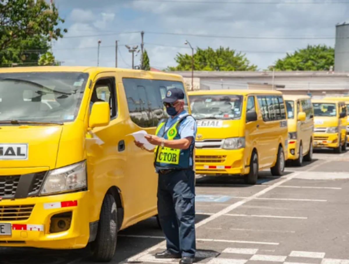 Sin revisión, no ruedan: Inspección a busitos colegiales inicia