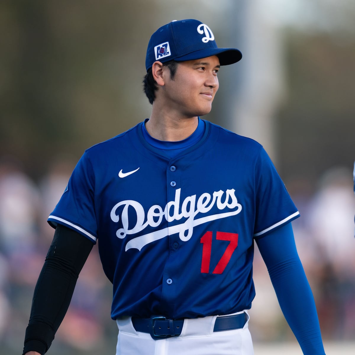 Ohtani brilla con el bate mientras los Dodgers retrasan su regreso al montículo