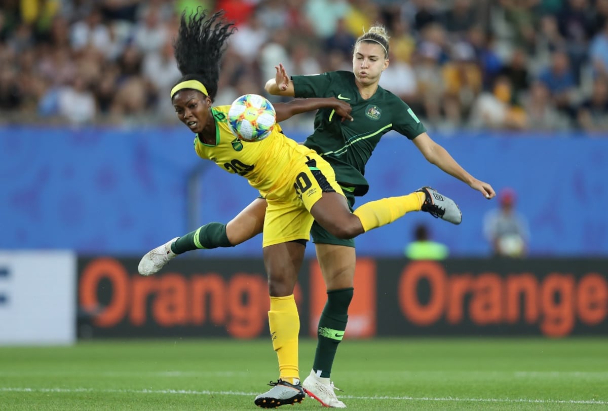 Marta rompe el récord de Miroslav Klose y mete a Brasil en octavos