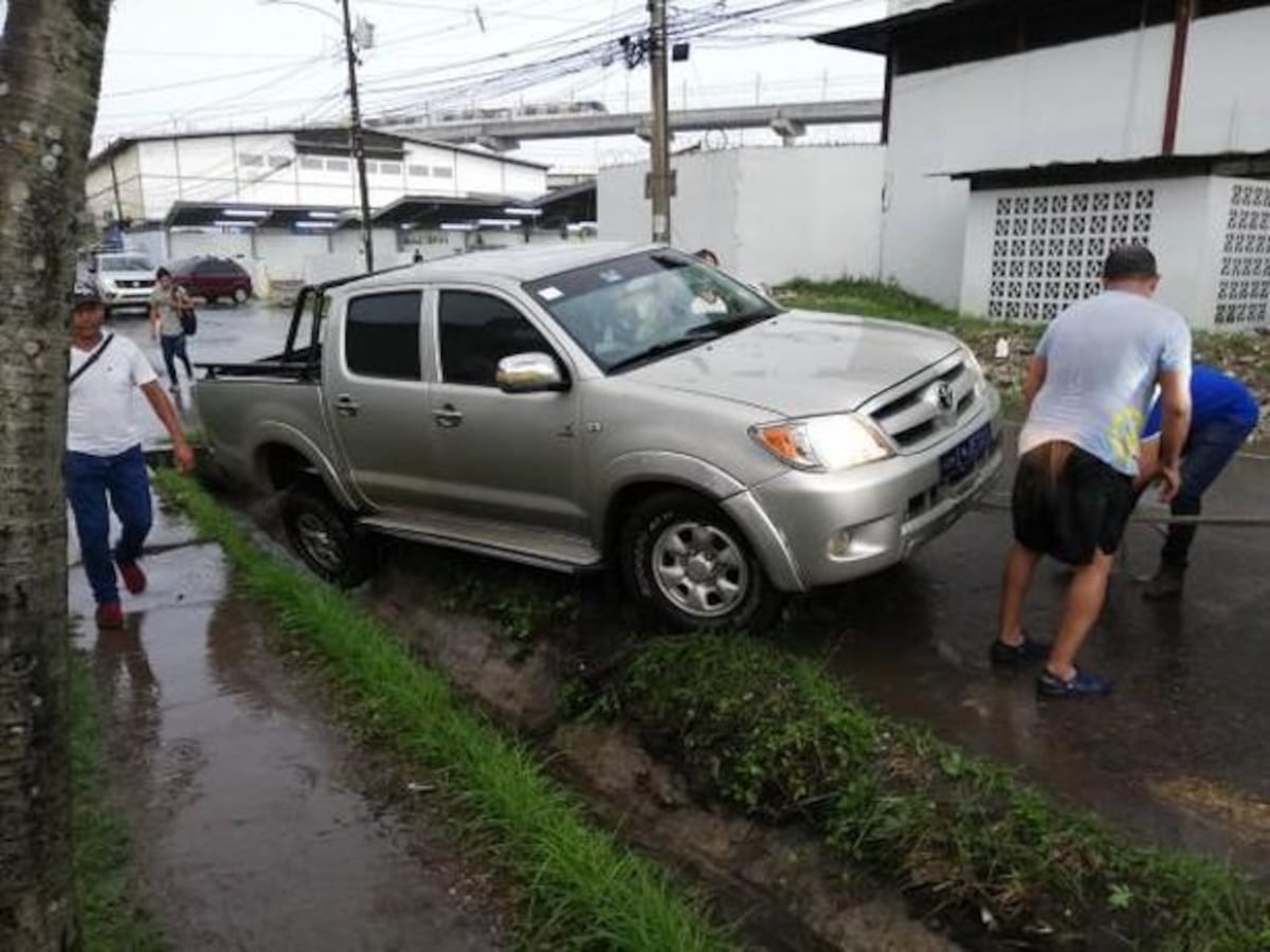 La tormenta de la tarde de este jueves hace sus estragos en Panamá. Fotos y videos