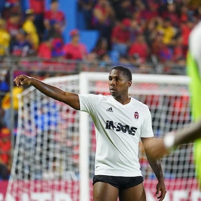 “A los 38 años juega como si tuviera 27″: Greg Vanney elogia a Armando Cooper