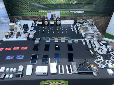 Nada de traguito barato: Hallan licor de caro y presunta droga cerca de La Joyita