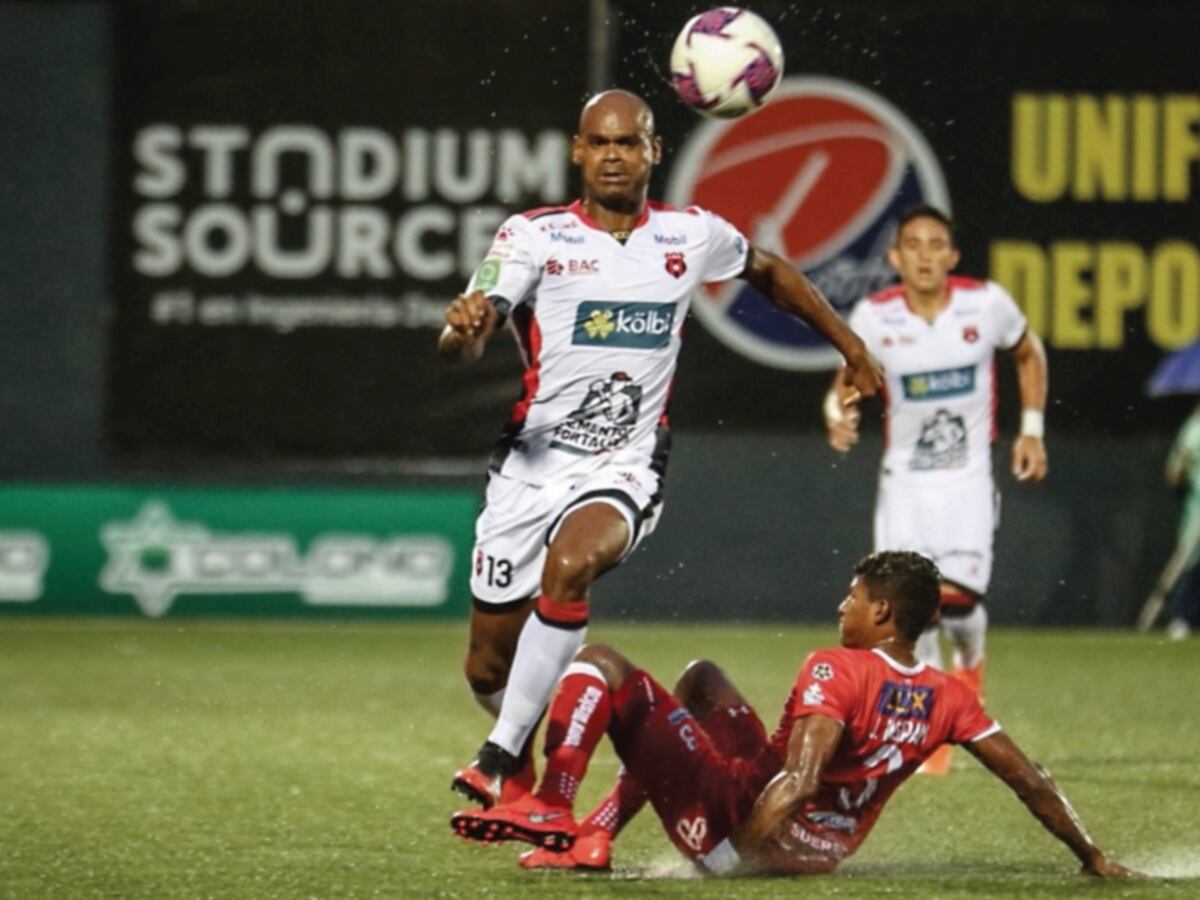 Machado jugará la semifinal del fútbol tico ante Herediano